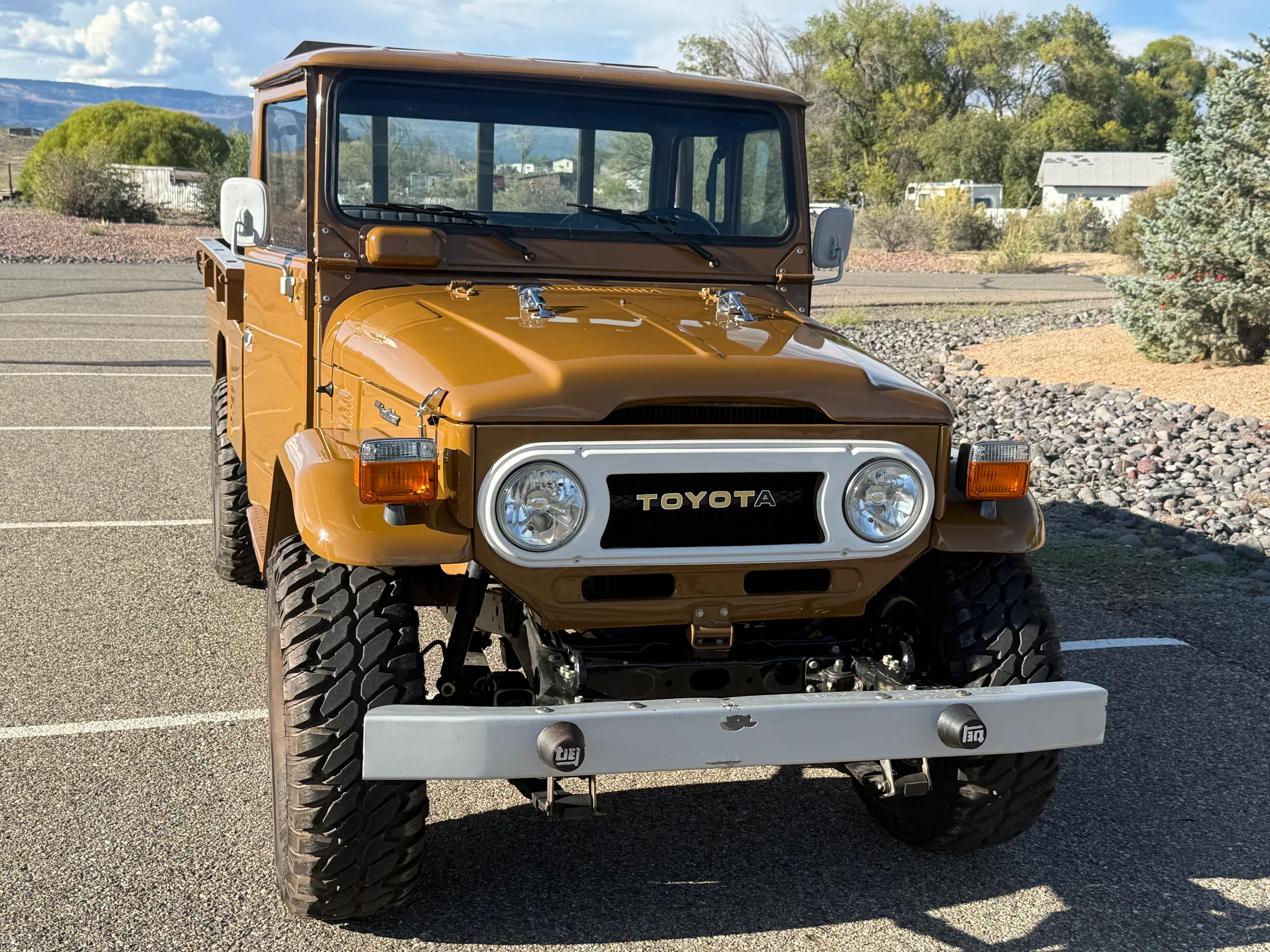 Front view of the 1978 Toyota Land Cruiser FJ45