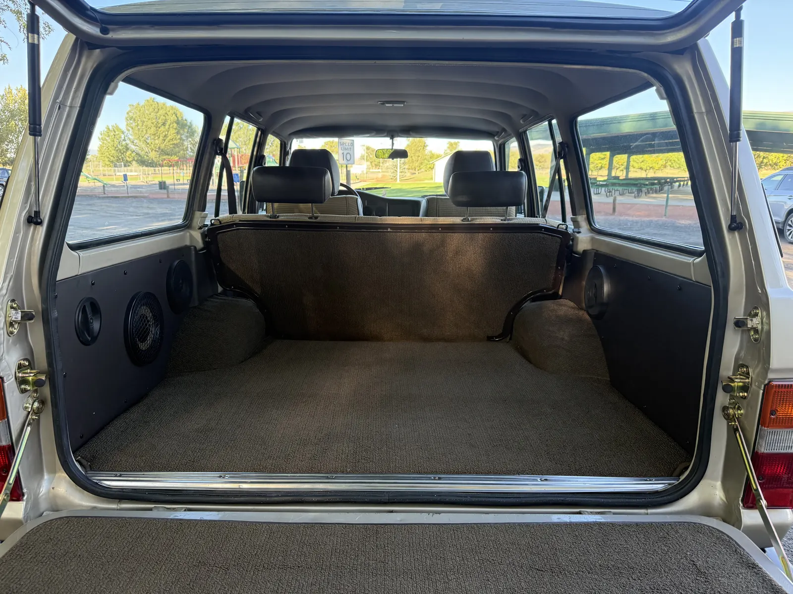 Carpeted cargo area in the 1988 FJ62 Land Cruiser