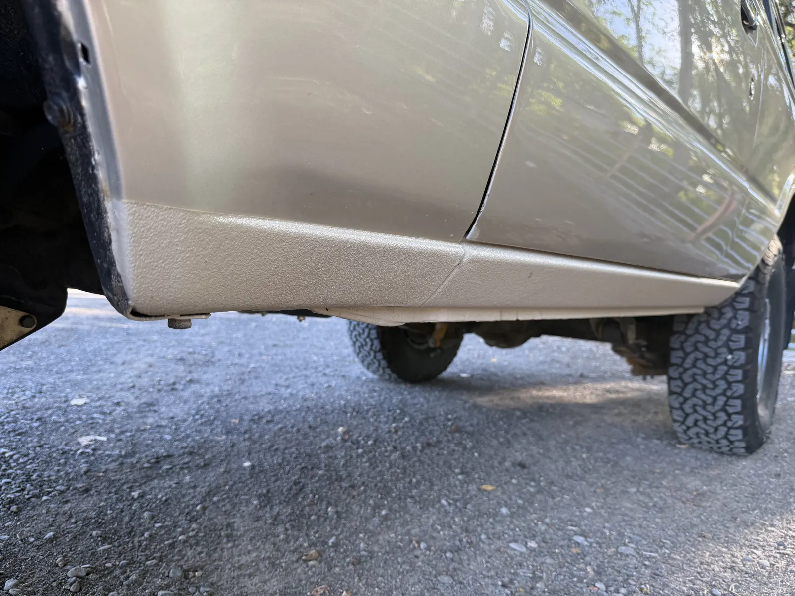 Rocker panel and underbody of the 1988 FJ62 Land Cruiser