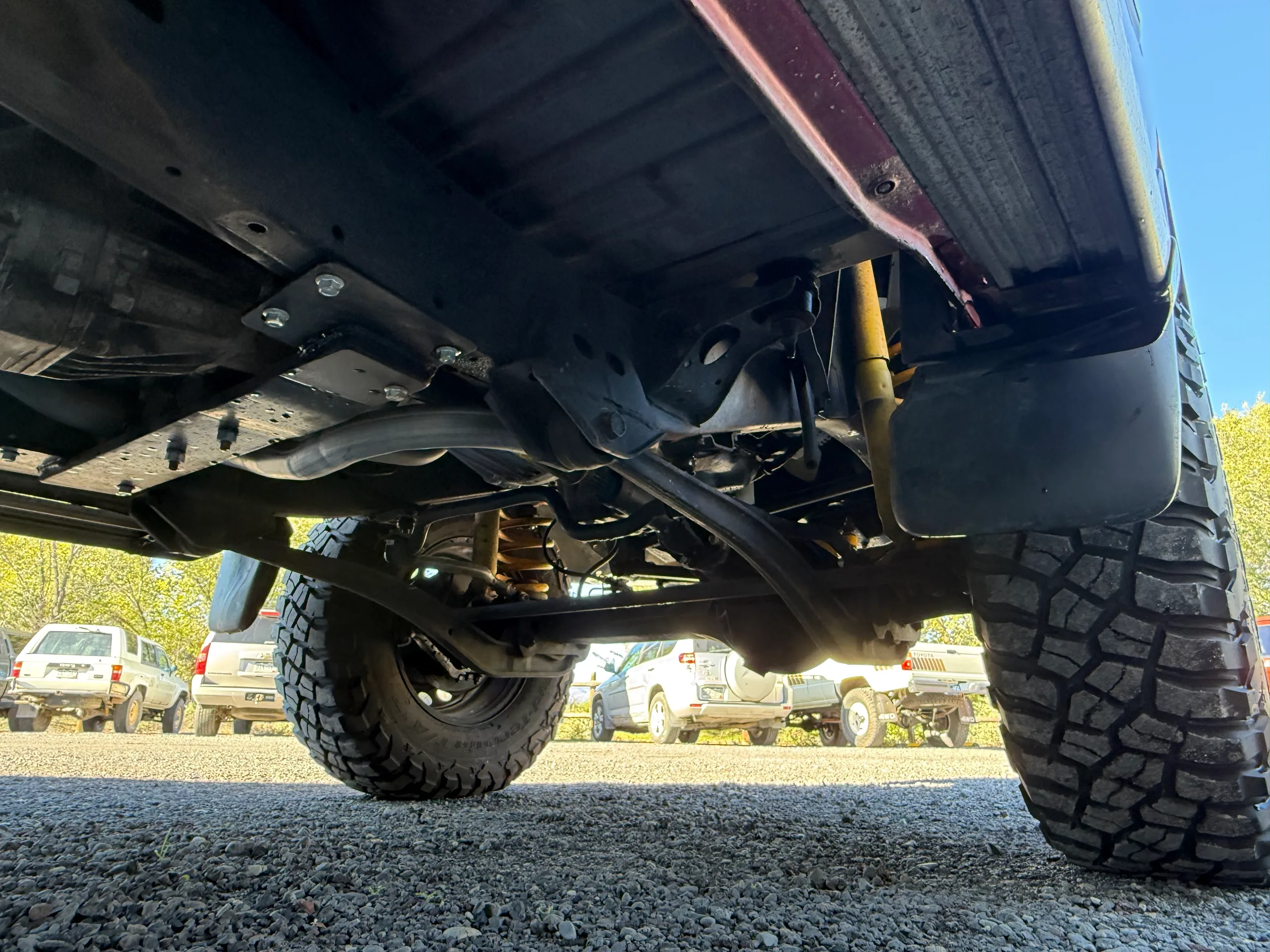 Rear suspension, frame, and underbody beneath the lifted FJ80