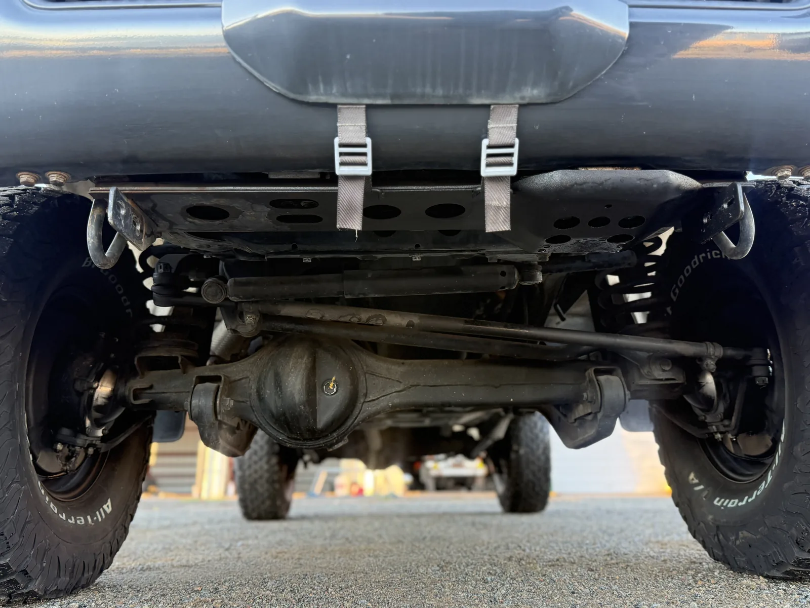 Rear axle and differential beneath the 1992 HZJ81