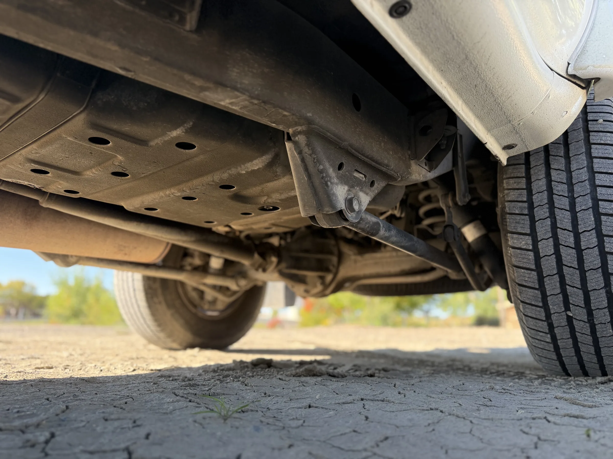 Frame and underbody detail beneath the 1994 FZJ80