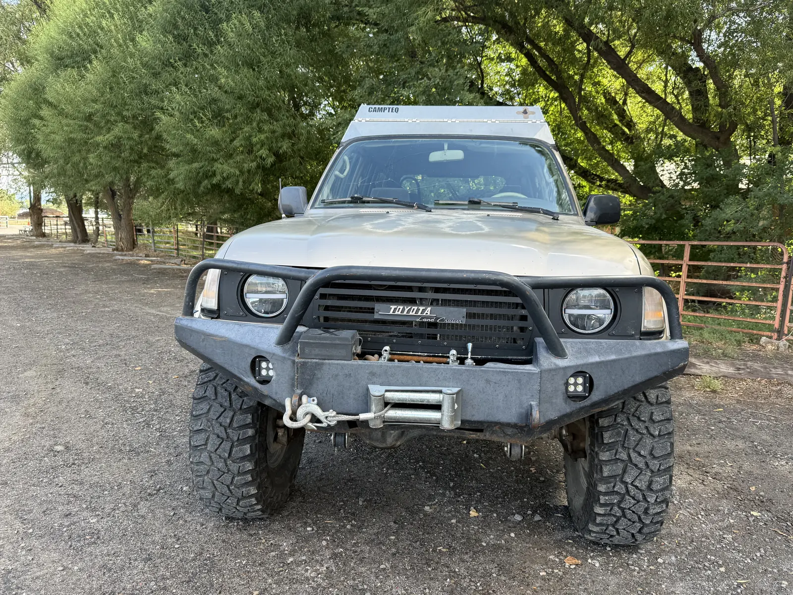 Front bumper and winch on the 1997 Lexus LX450