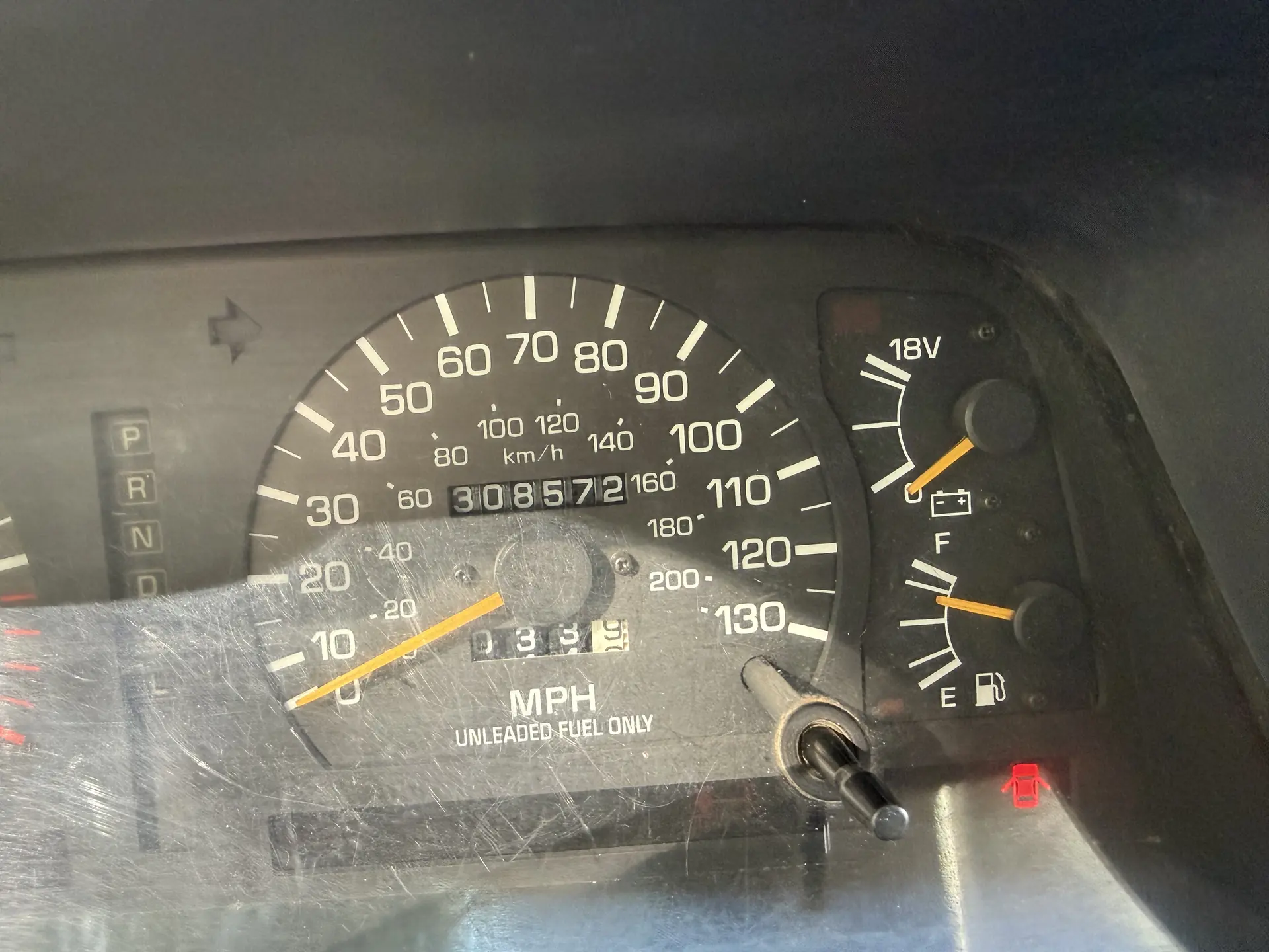 Instrument cluster and odometer of the 1997 Lexus LX450