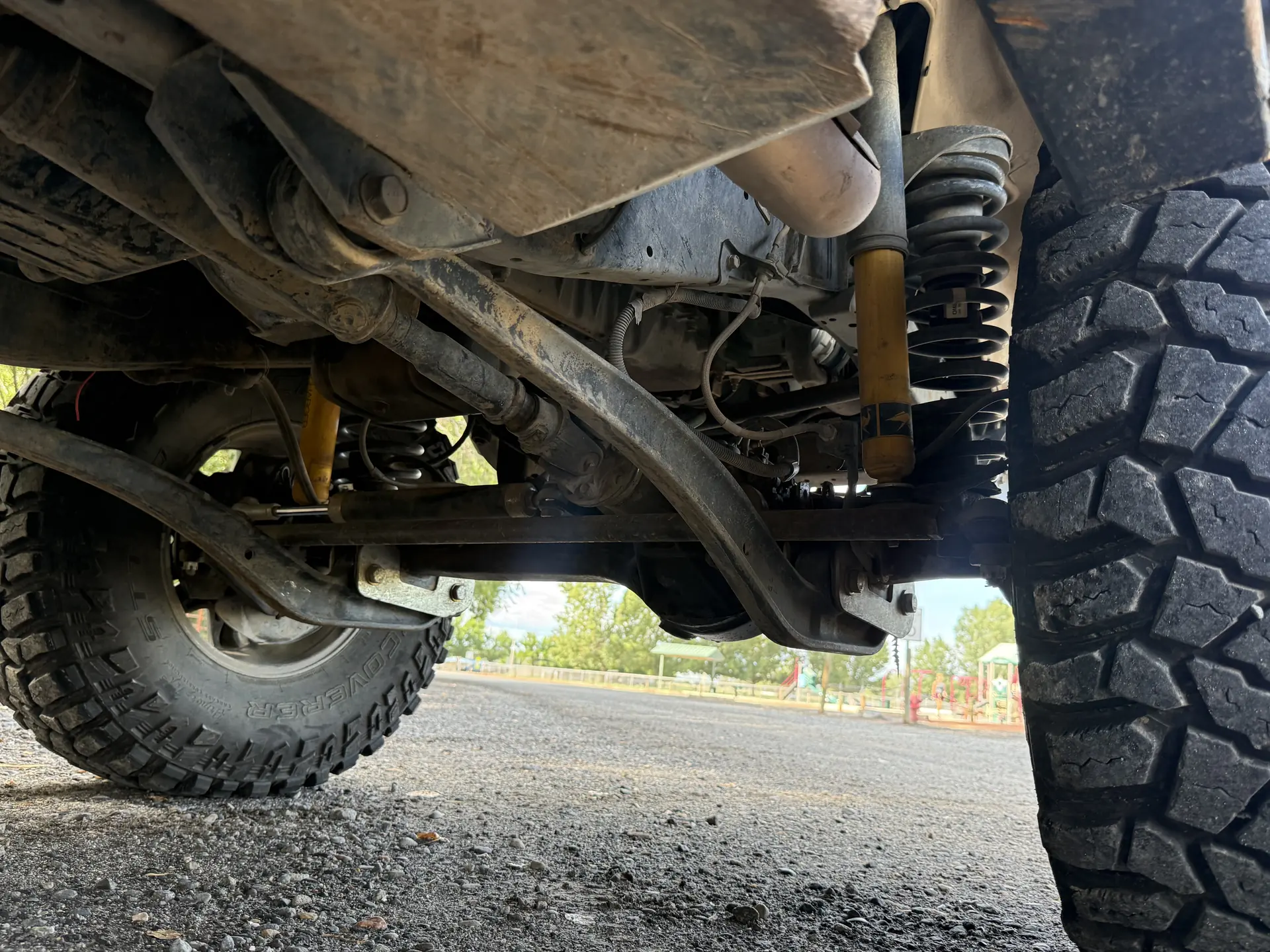 Undercarriage and suspension of the 1997 Lexus LX450
