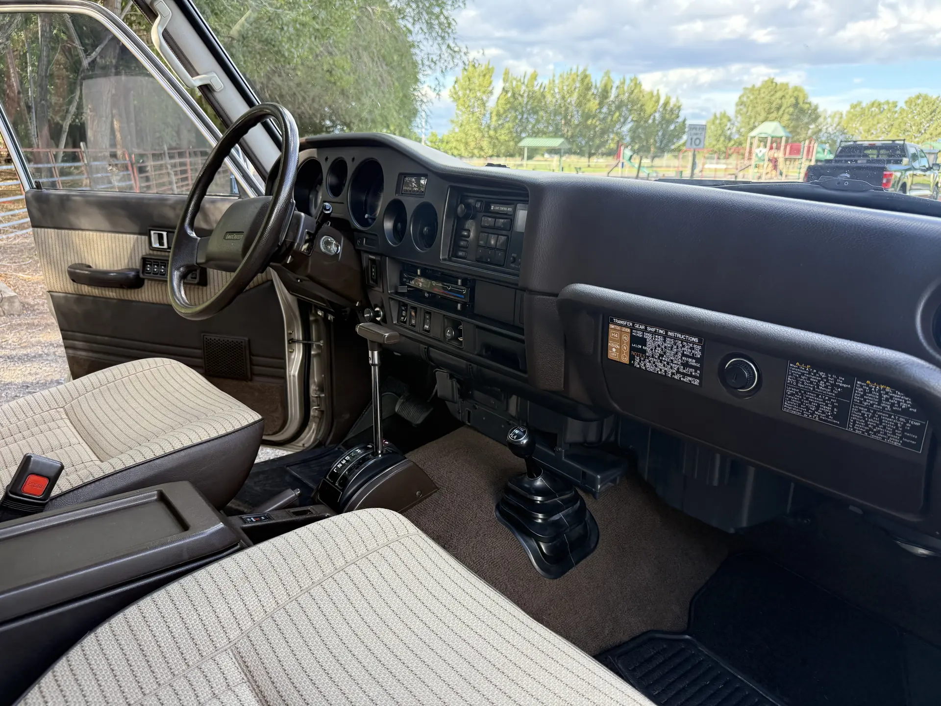 Dashboard and front cabin of the 1990 Toyota FJ62 Land Cruiser