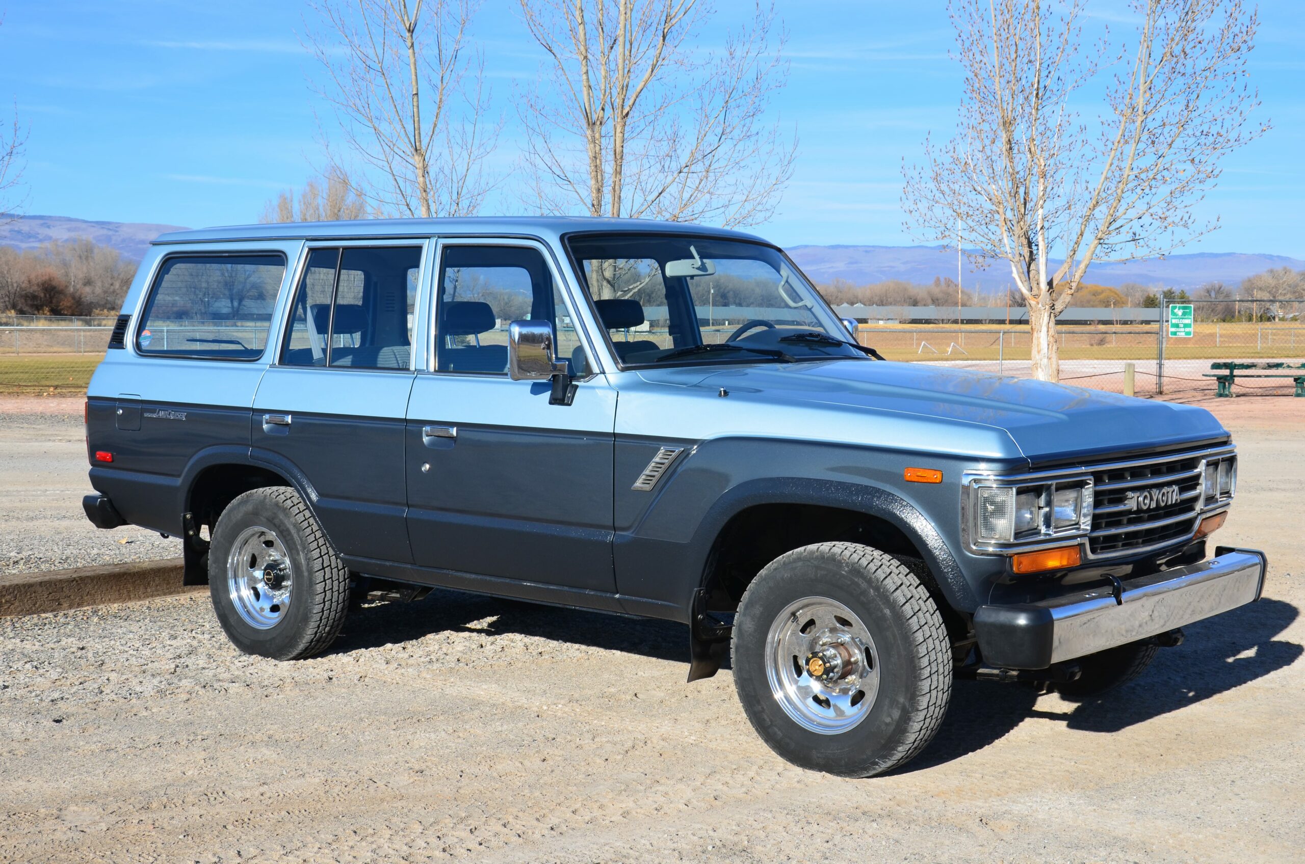 1989 2-tone FJ62