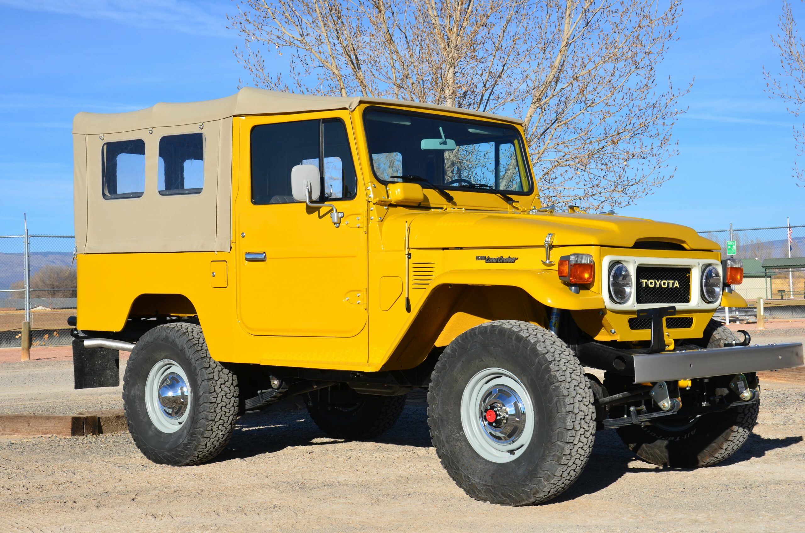 Colombian Supremo 1982 FJ43