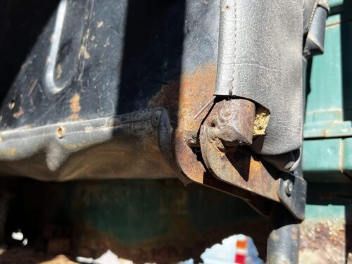 1977 FJ40 Nickname "Grusty" (Green and Rusty) - Image 13