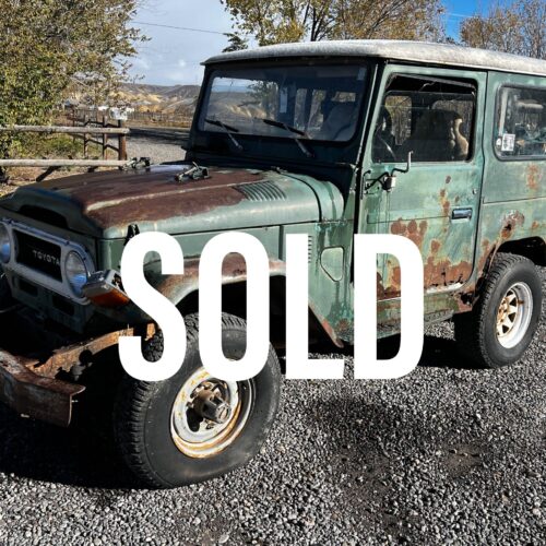 1977 FJ40 Nickname "Grusty" (Green and Rusty)