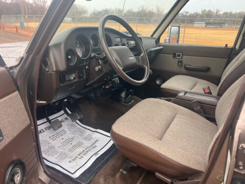 1989 FJ62 Land Cruiser, 5 speed, Low miles - Image 13