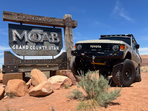 1987 FJ60 and FZJ80 restomod photograph 4