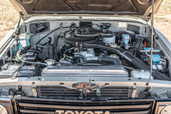 1987 FJ60 and FZJ80 restomod photograph 33