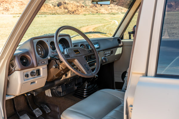 1987 FJ60 and FZJ80 restomod photograph 29